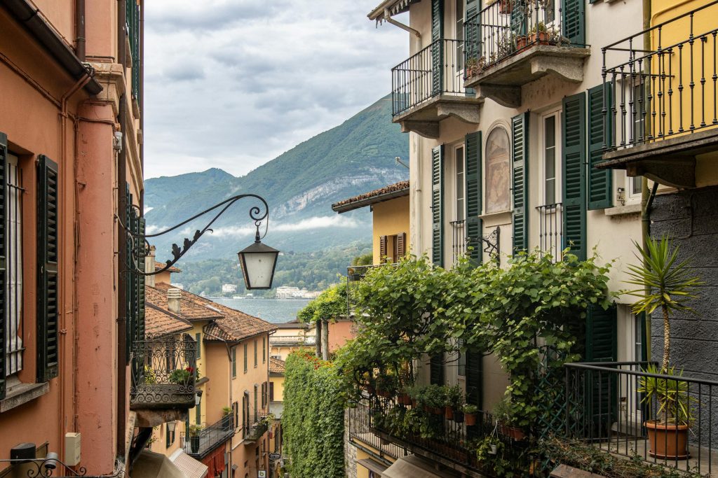 Navigating the Italian Credit Card Landscape: A Comprehensive Review of Conafi S.p.A. and Gruppo MutuiOnline S.p.A. - Empresas de cartão de crédito na Itália