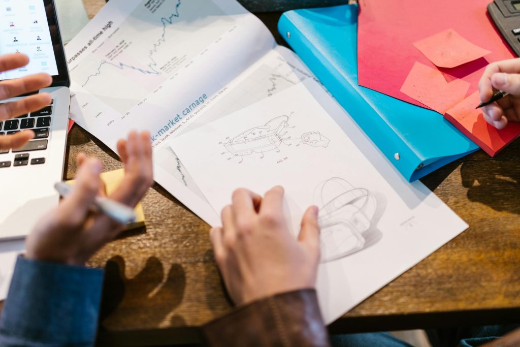 Innovative Financing Solutions for Entrepreneurs: A Comparative Analysis of CFC Capital S.A. and ECRFLEX - Empresas de empréstimo no Chile