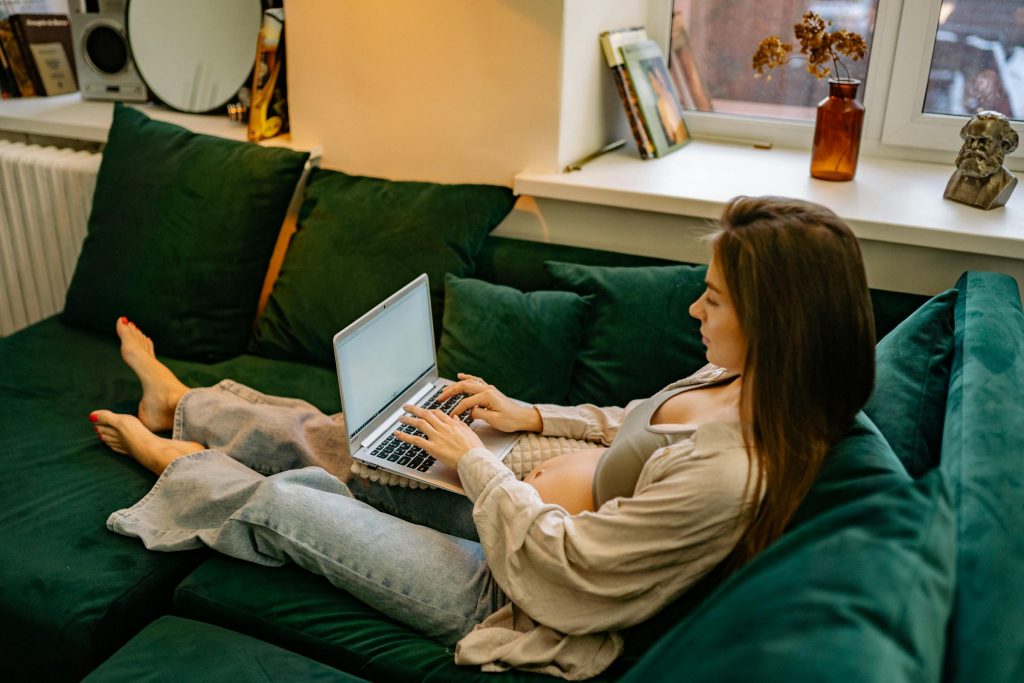 Navigating Compensation Packages: What to Expect When Working for Amazon in France - Salários Amazon França